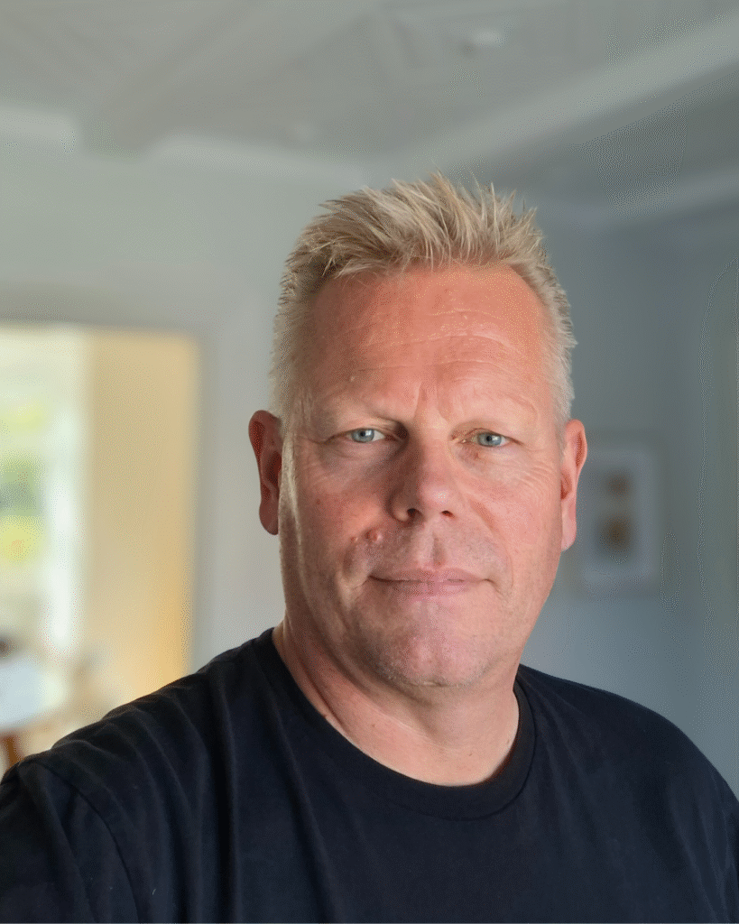 rasmus profil sløret baggrund